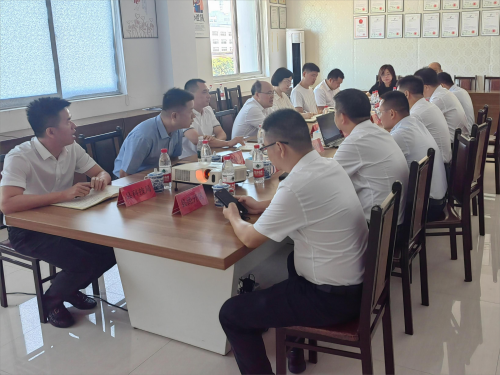 政協(xié)楊義壇副主席蒞臨指導，調(diào)研企業(yè)金融情況的新聞圖片